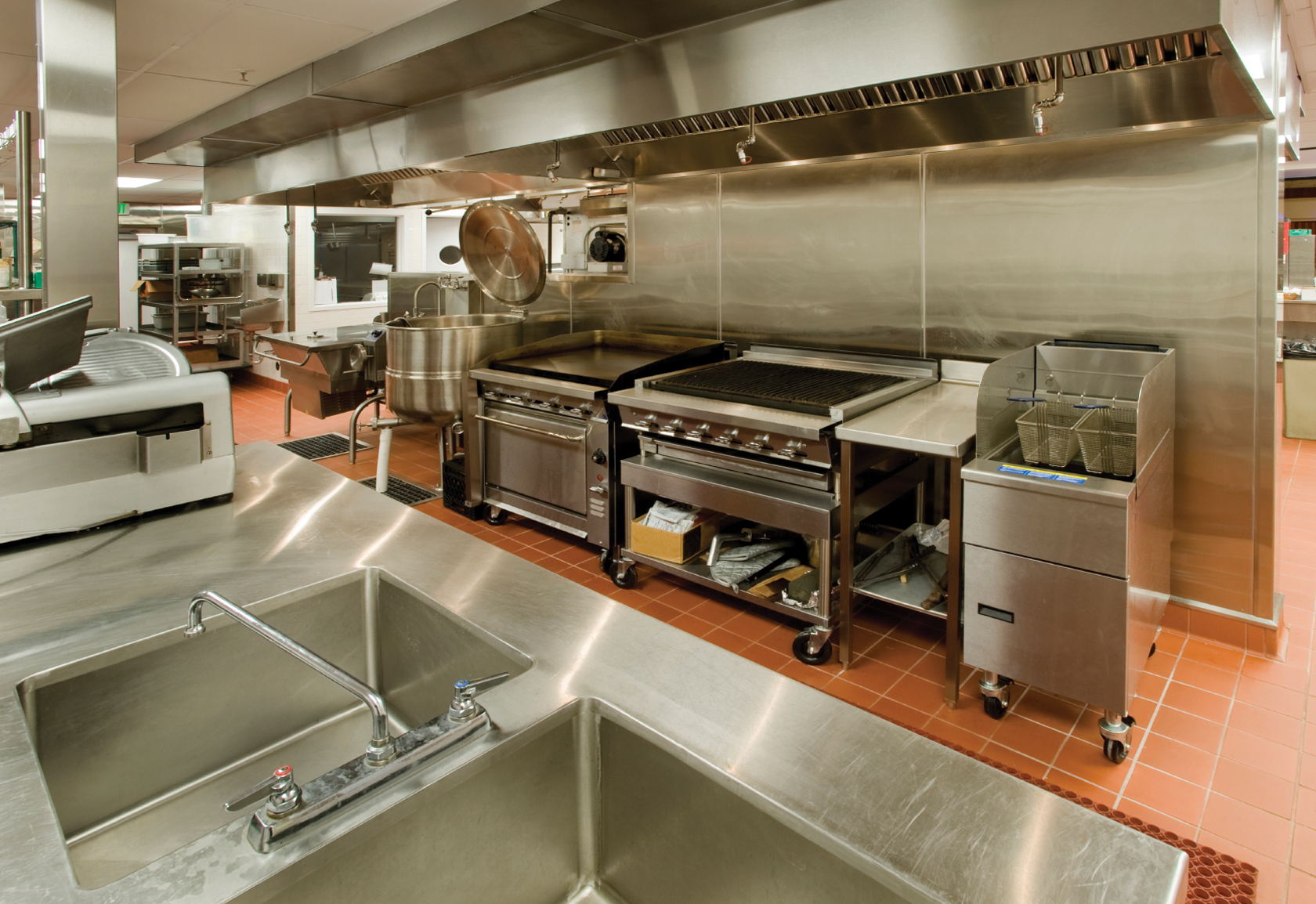 Top 10 Easy DIY Fixes For Your Restaurant | Tundra Restaurant Supply