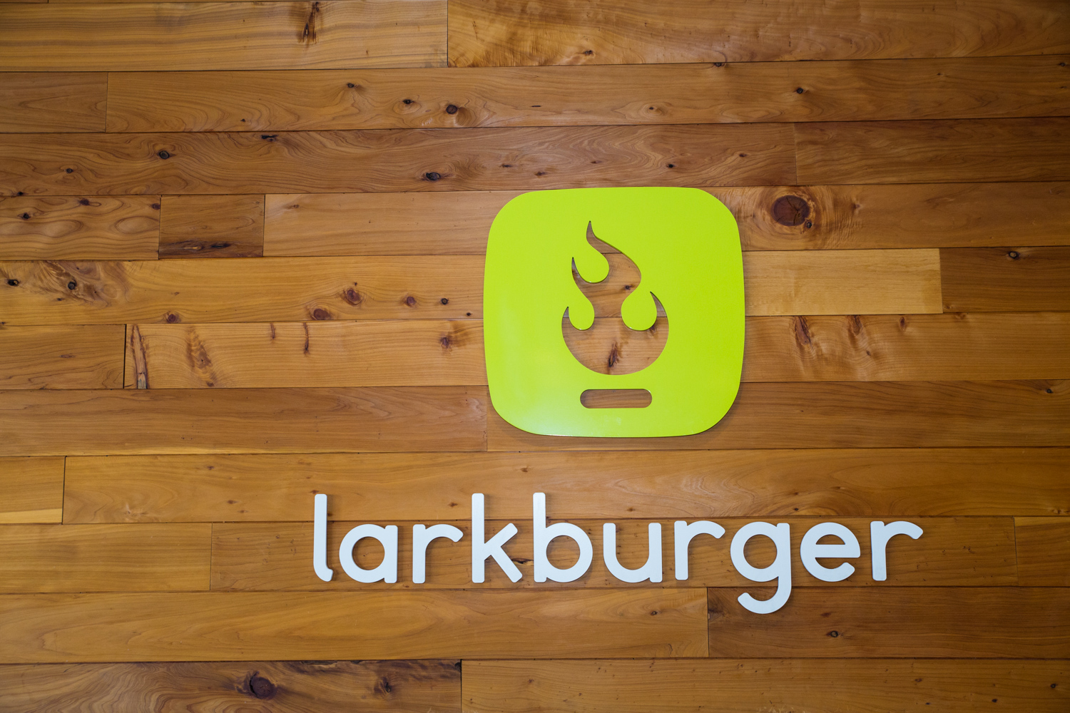LarkBurger logo